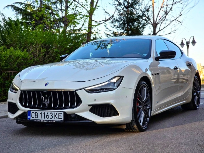 Maserati Ghibli Facelift Carbon Edition SQ4 , снимка 1 - Автомобили и джипове - 49126080