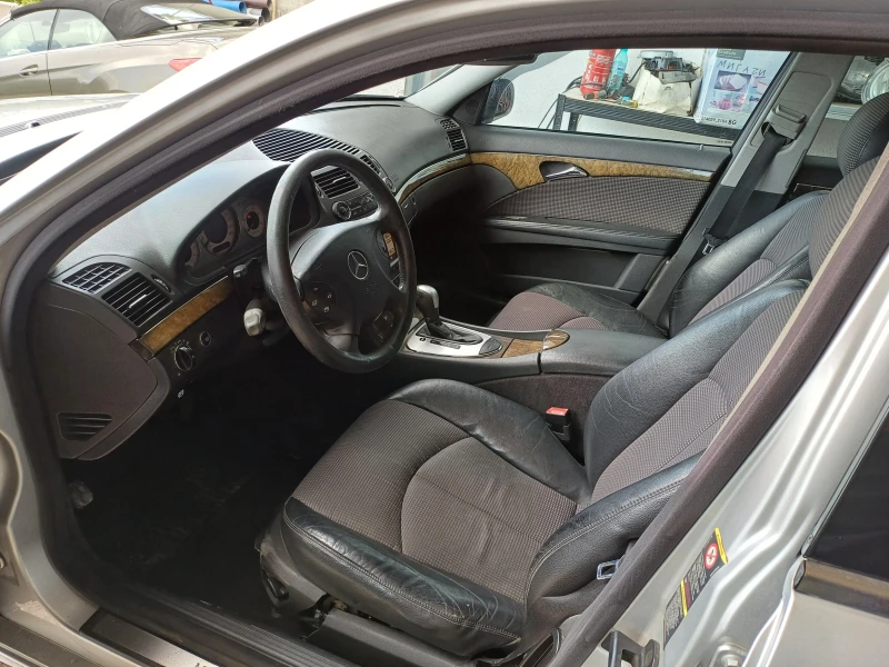 Mercedes-Benz E 220 22 cdi, снимка 4 - Автомобили и джипове - 52442054