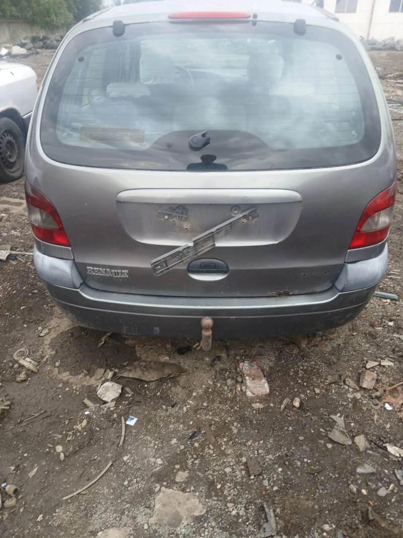 Renault Megane Scenic, снимка 4 - Автомобили и джипове - 51028788