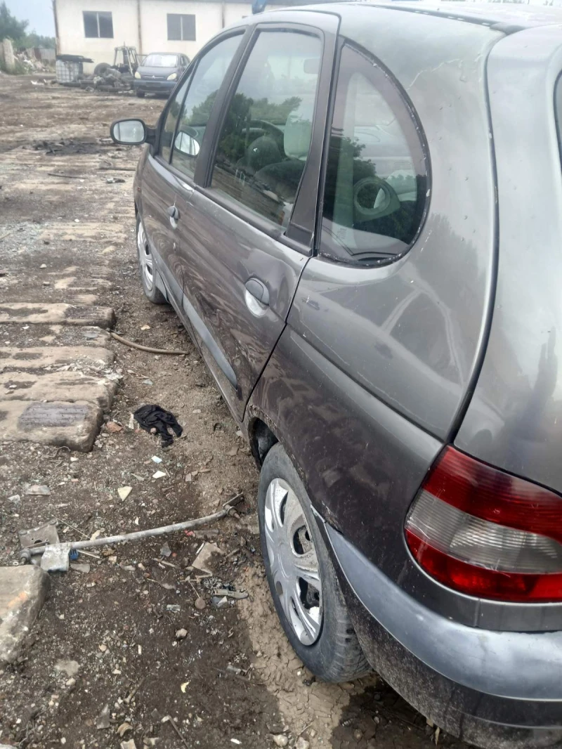 Renault Megane Scenic, снимка 3 - Автомобили и джипове - 51028788