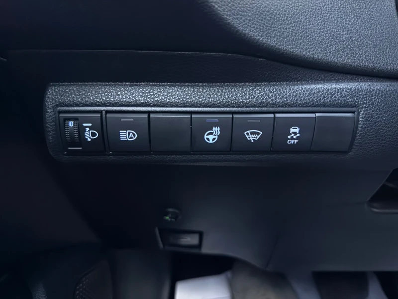 Toyota Corolla 1.8 HYBRID , снимка 15 - Автомобили и джипове - 51926485