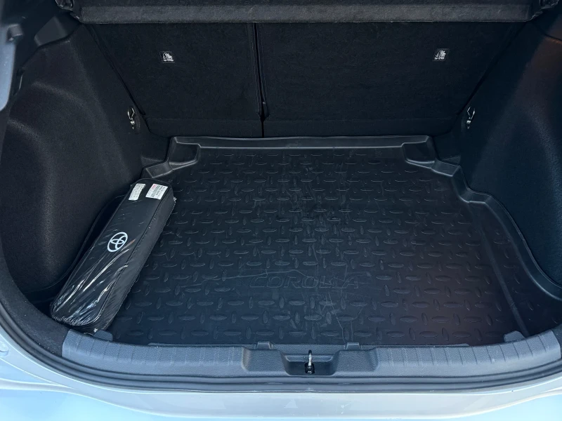 Toyota Corolla 1.8 HYBRID , снимка 12 - Автомобили и джипове - 51926485