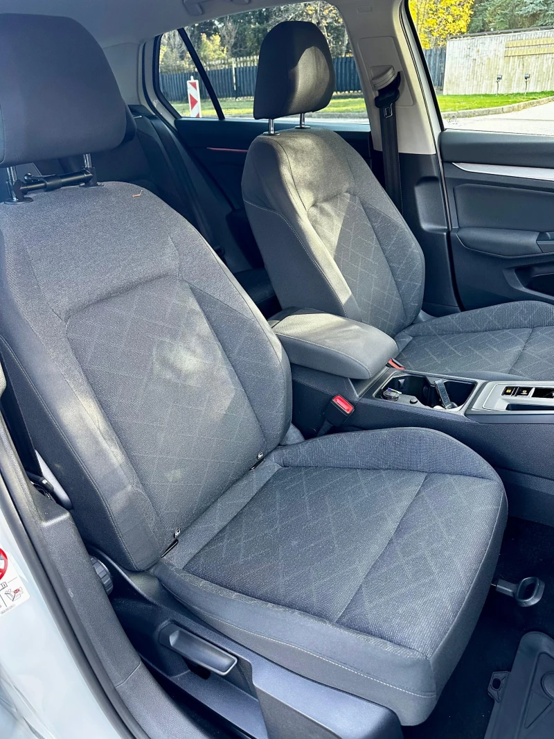 VW Golf 1.5* гаранция* фабричен метан* подгрев* дистроник, снимка 11 - Автомобили и джипове - 52244366