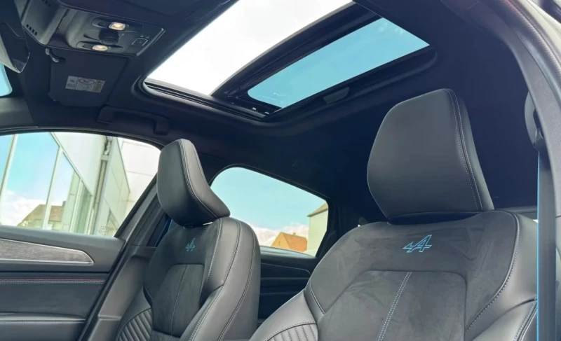 Renault Arkana, снимка 12 - Автомобили и джипове - 52266227