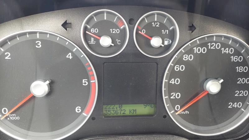 Ford Focus 1.6 TDCI, снимка 4 - Автомобили и джипове - 52325727