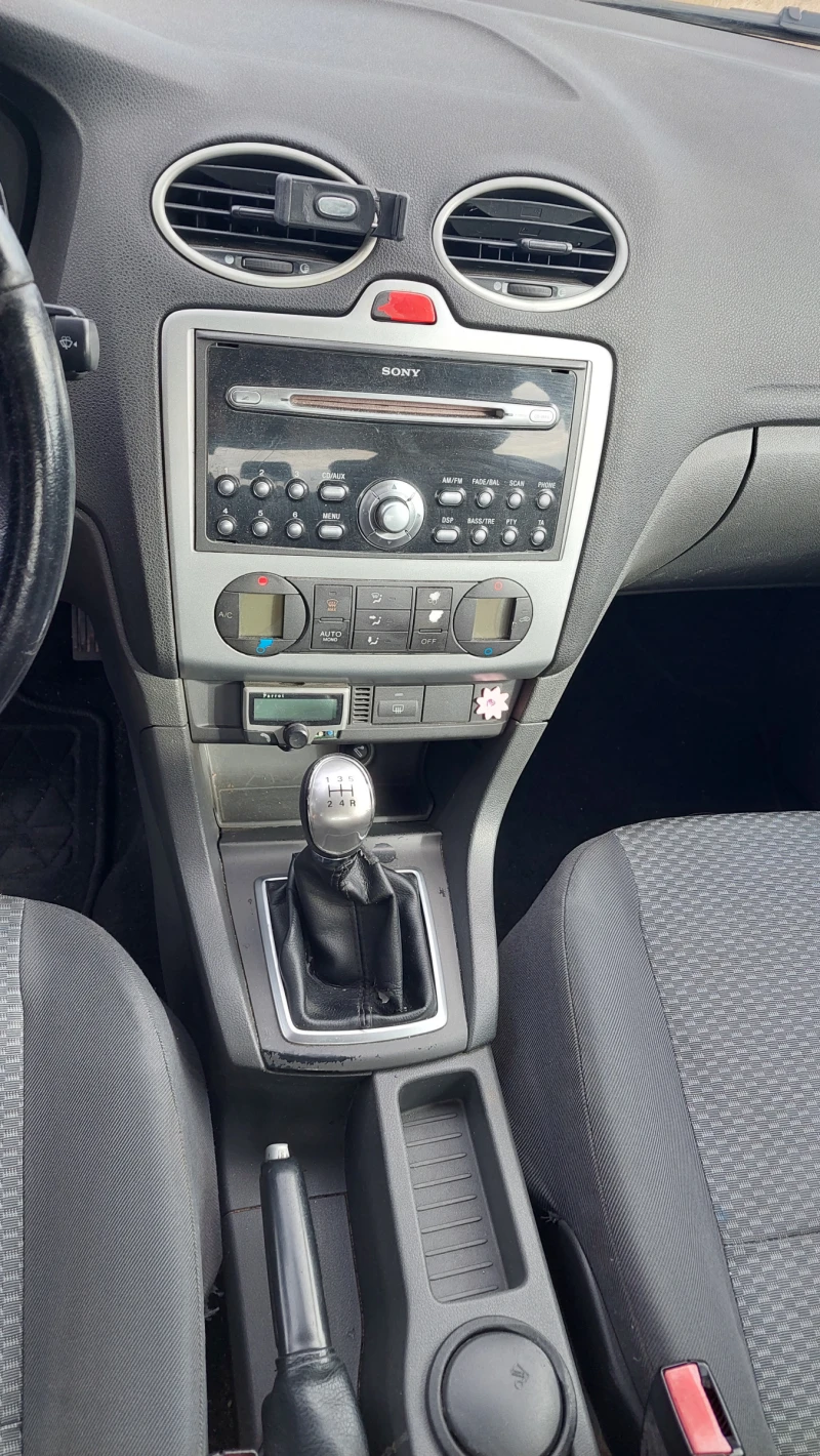 Ford Focus 1.6 TDCI, снимка 6 - Автомобили и джипове - 52325727