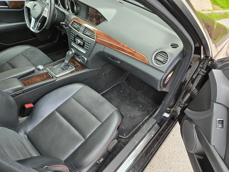 Mercedes-Benz C 300 AMG , снимка 7 - Автомобили и джипове - 52432432