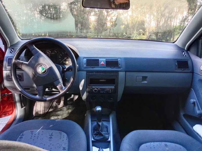 Skoda Fabia 1.4 бензин, снимка 5 - Автомобили и джипове - 52435886