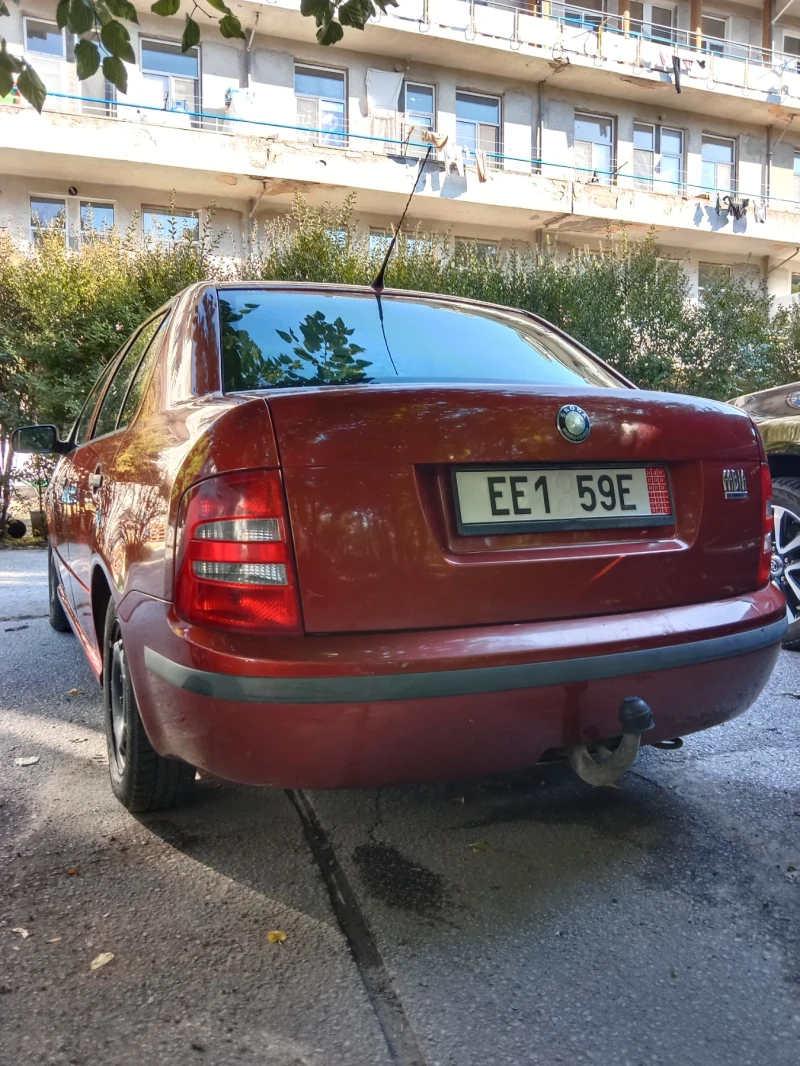 Skoda Fabia 1.4 бензин, снимка 11 - Автомобили и джипове - 52435886