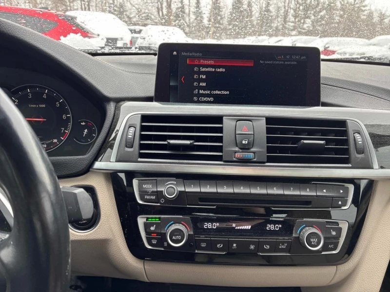 BMW 330 * Xdrive* B48* 360* HeadUp* Keyless* , снимка 9 - Автомобили и джипове - 53357338