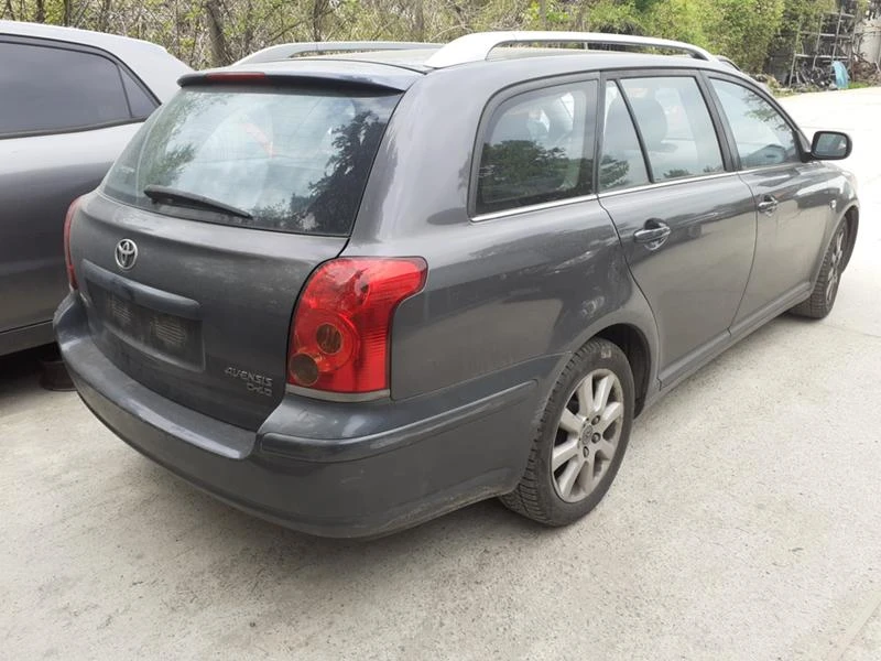 Toyota Avensis 2.2D4D, снимка 4 - Автомобили и джипове - 33128328