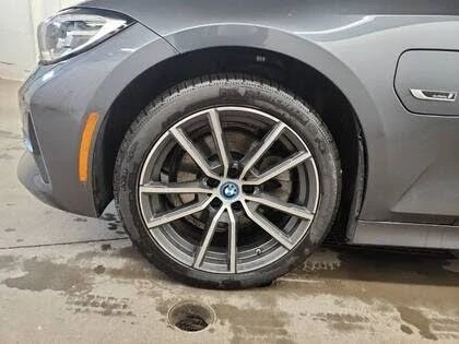 BMW 330 xDrive* АвтоКредит* (ЦЕНА ДО БГ), снимка 6 - Автомобили и джипове - 54042141