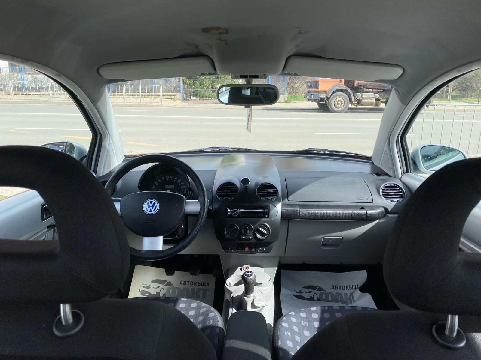 VW Beetle 1.6i/РЕАЛНИ КМ ! ! !  - изображение 9