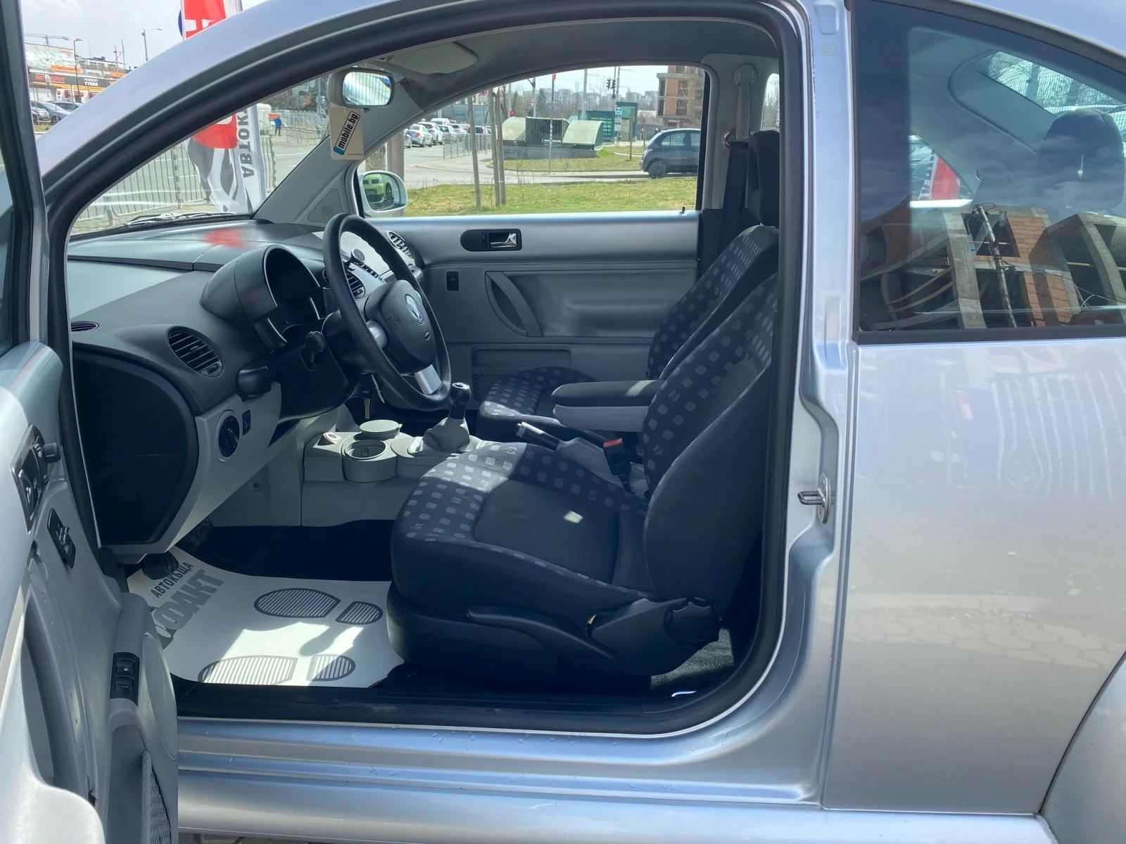 VW Beetle 1.6i/РЕАЛНИ КМ ! ! !  - изображение 8
