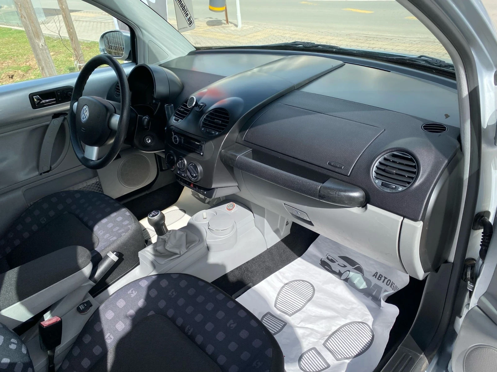 VW Beetle 1.6i/РЕАЛНИ КМ ! ! !  - изображение 10