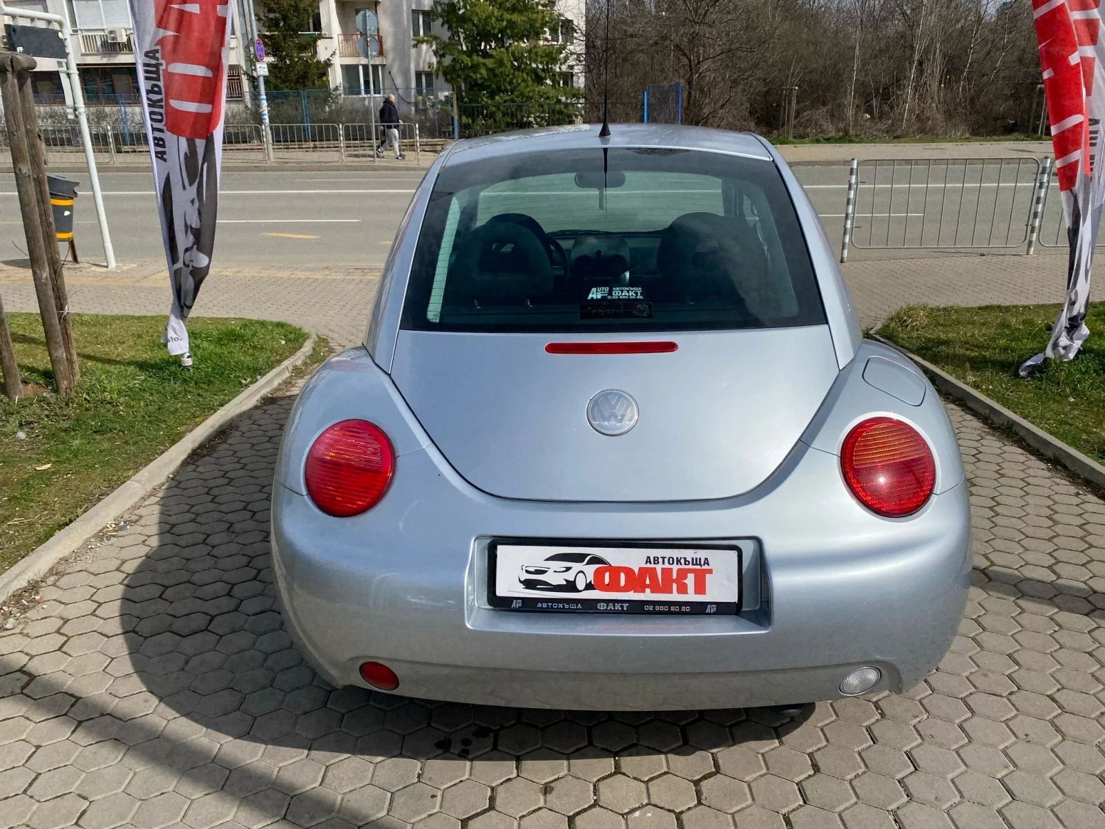 VW Beetle 1.6i/РЕАЛНИ КМ ! ! !  - изображение 5