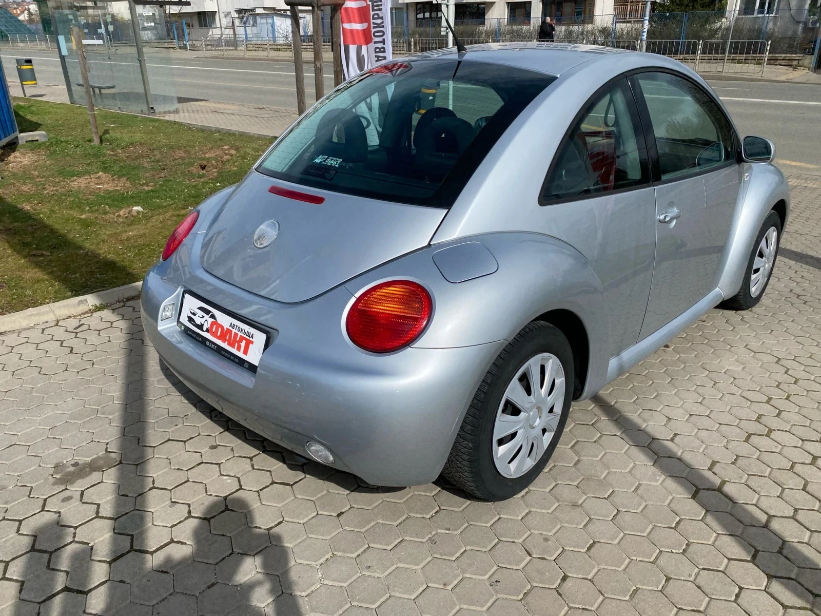 VW Beetle 1.6i/РЕАЛНИ КМ ! ! !  - изображение 4