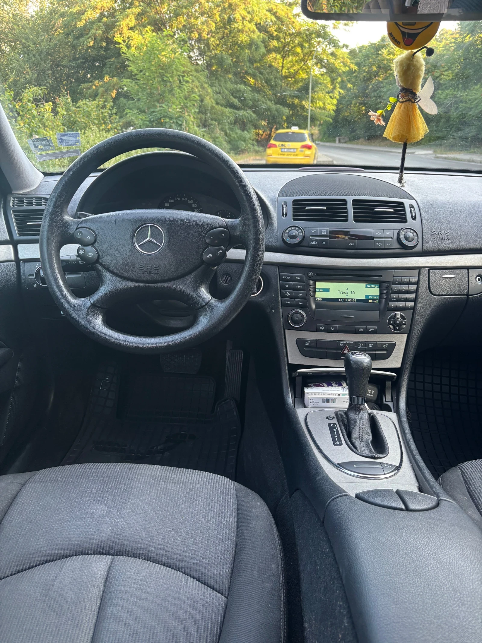 Mercedes-Benz 220  - изображение 4