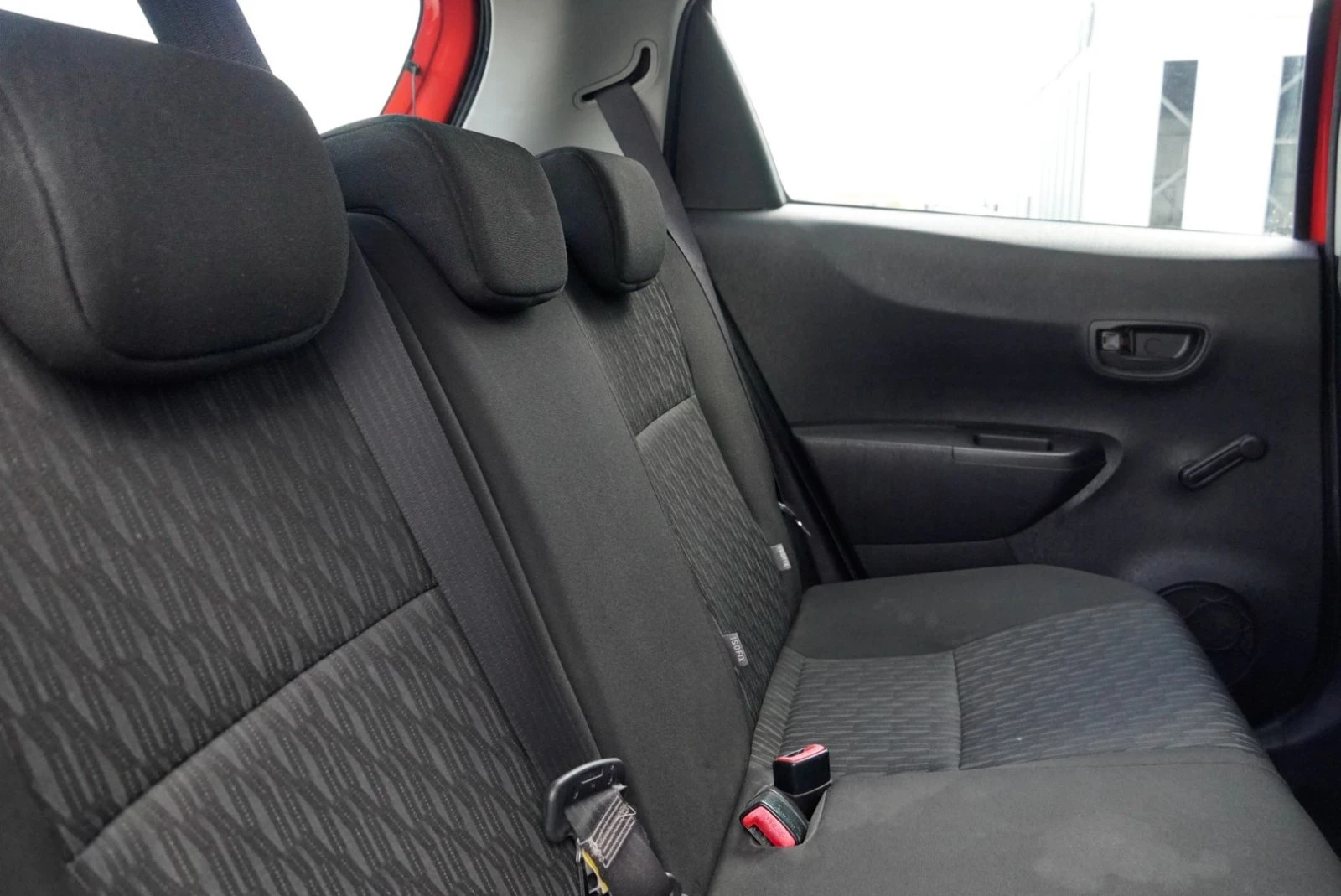 Toyota Yaris  - изображение 7
