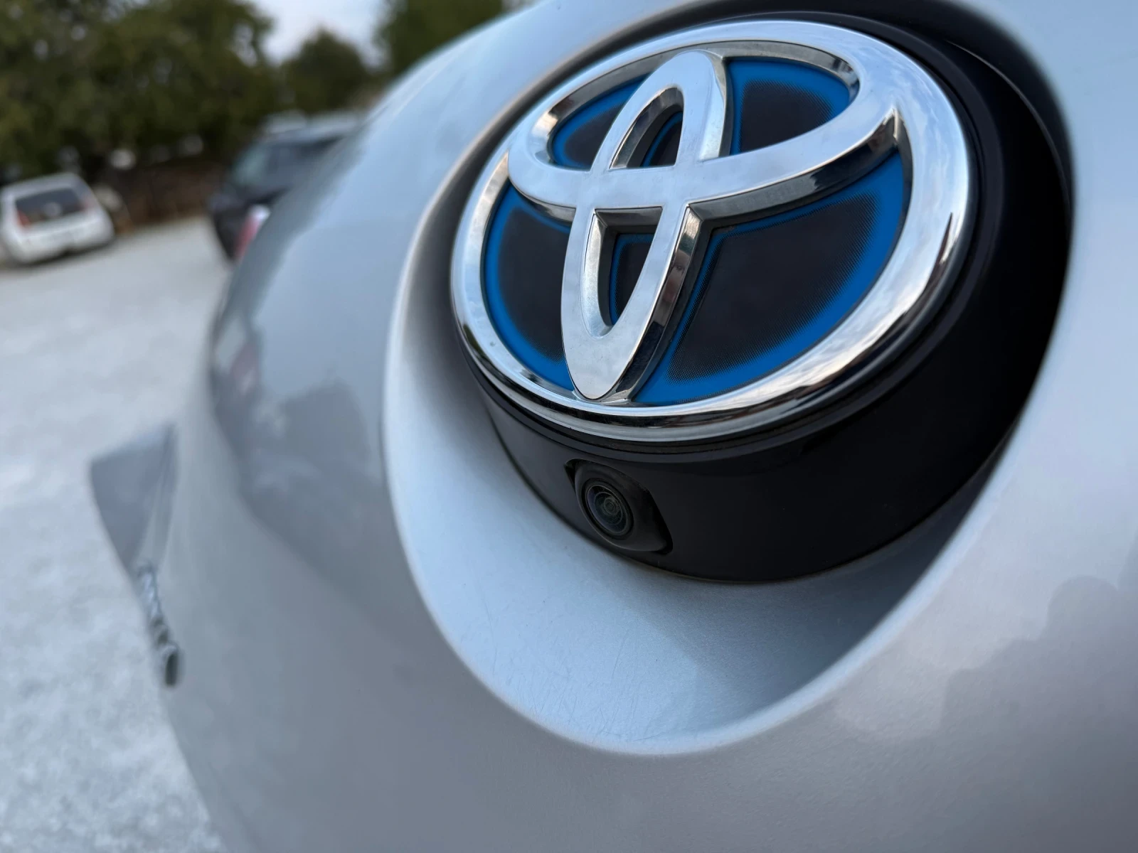 Toyota Corolla 1.8 HYBRID  - изображение 7