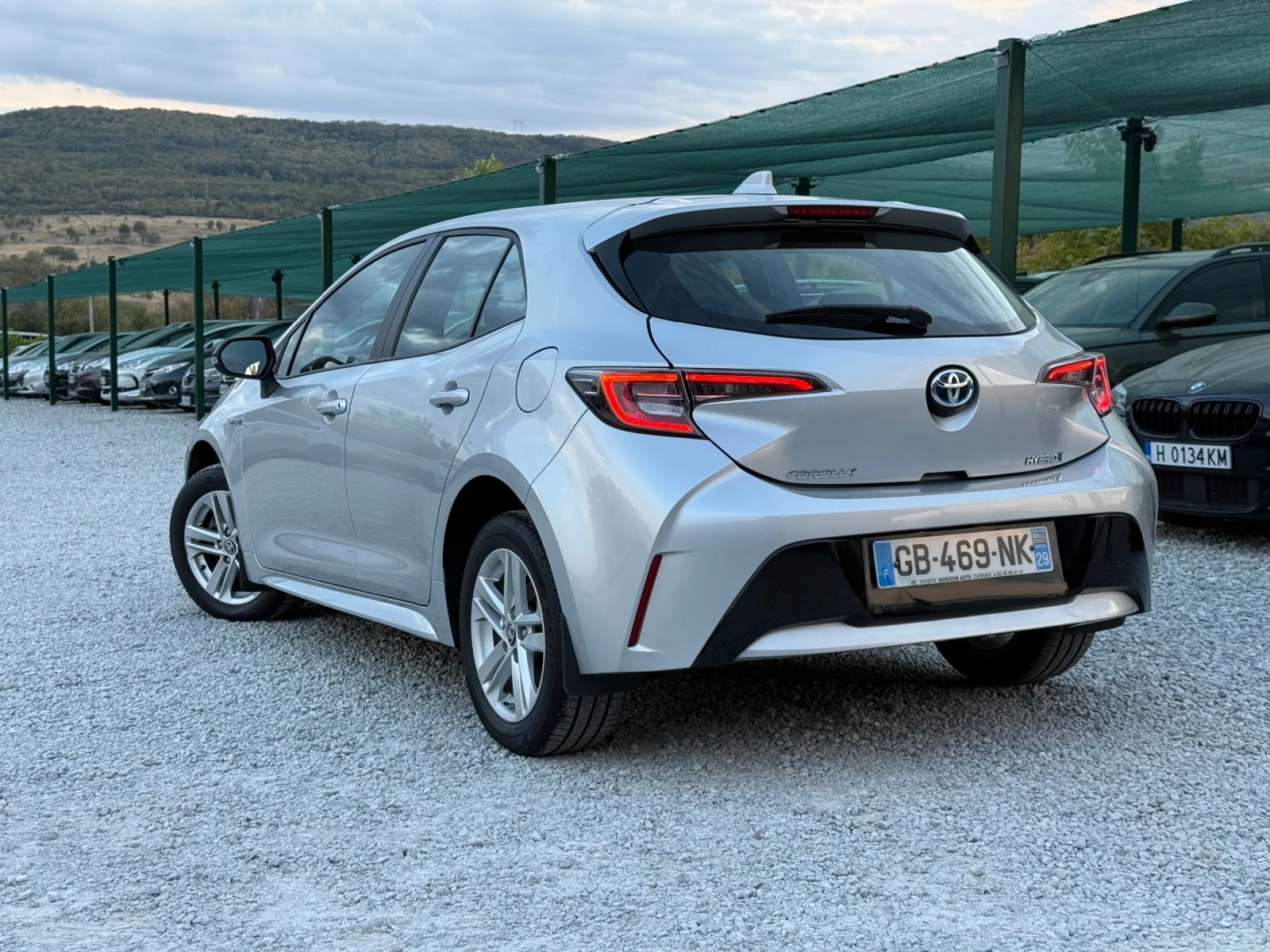 Toyota Corolla 1.8 HYBRID  - изображение 3