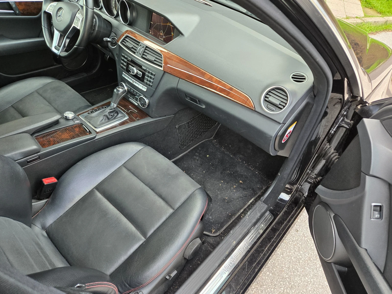 Mercedes-Benz C 300 AMG  - изображение 7