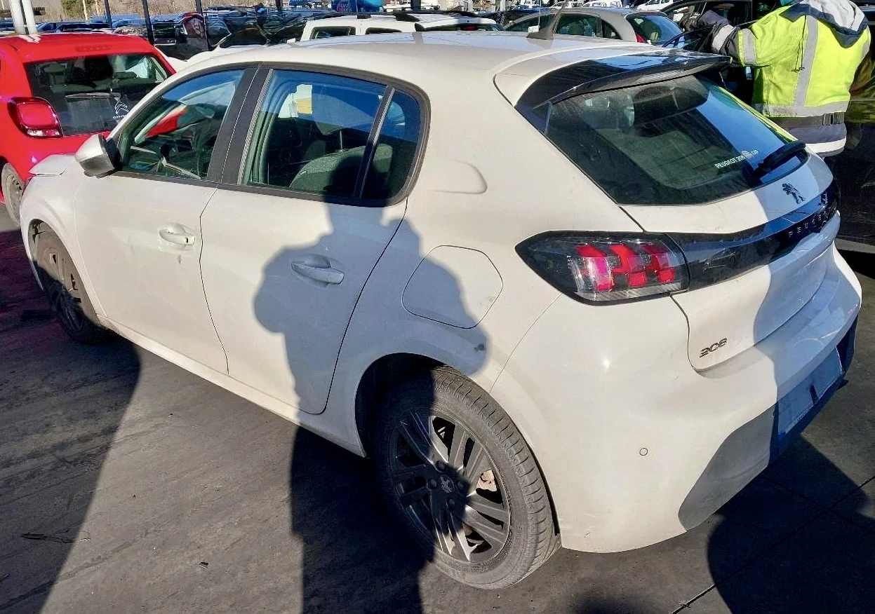 Peugeot 208 1.5BHDI M1 2места! - изображение 8