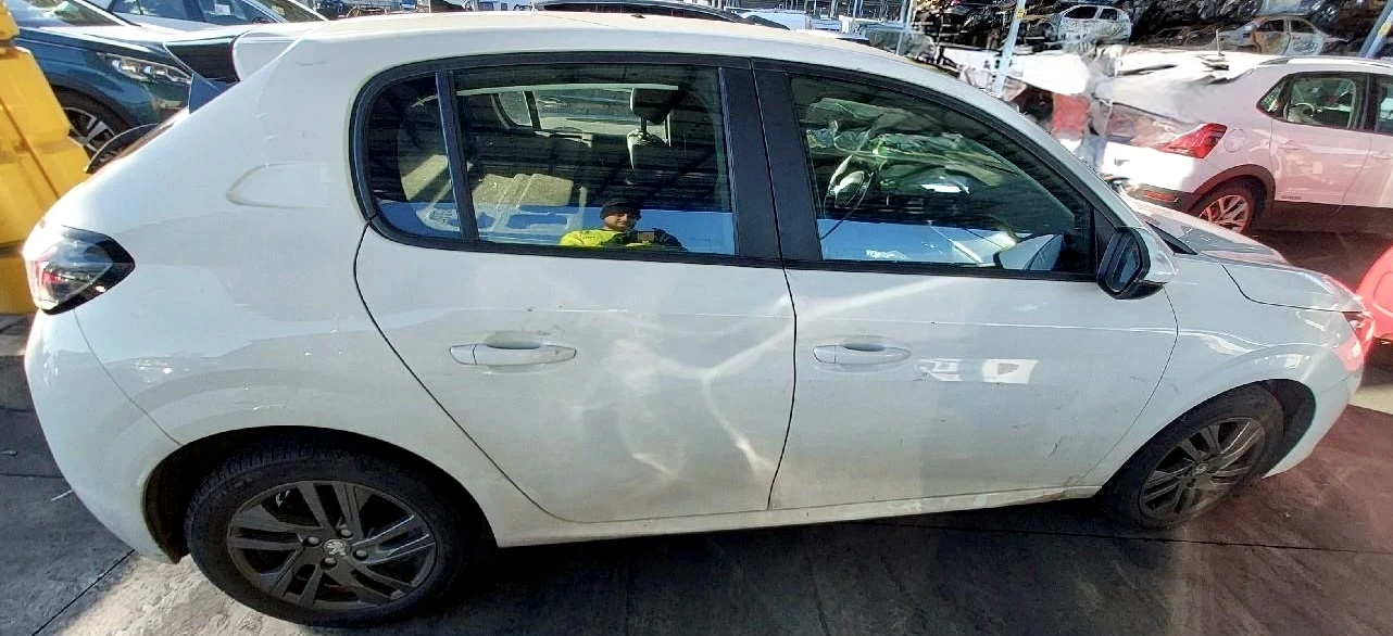 Peugeot 208 1.5BHDI M1 2места! - изображение 4