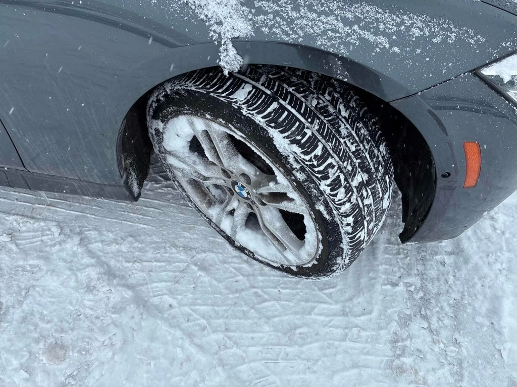 BMW 330 xDrive / AWD / Head-Up / Keyless / CARFAX - изображение 7