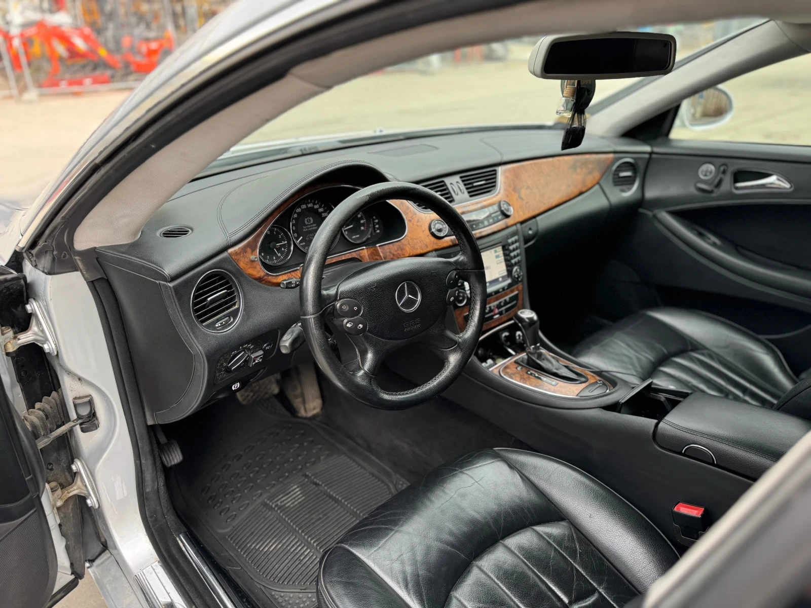 Mercedes-Benz CLS 350 350i, снимка 8 - Автомобили и джипове - 54395646