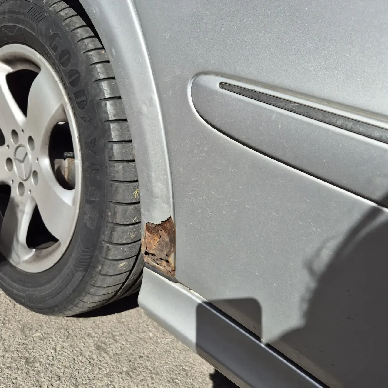 Mercedes-Benz E 220, снимка 9 - Автомобили и джипове - 54287824