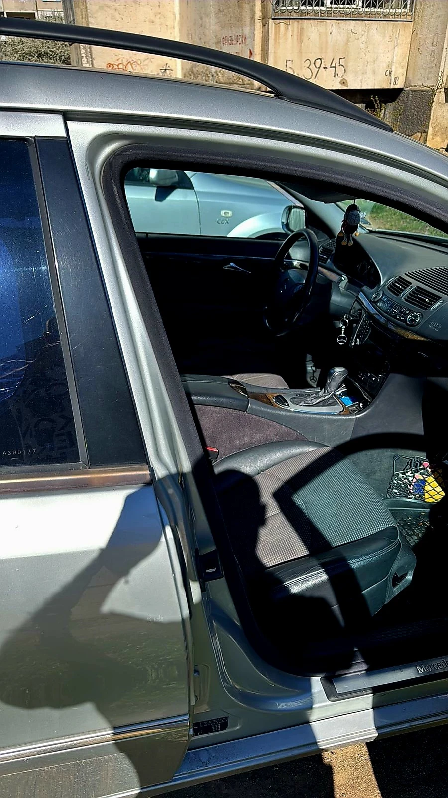 Mercedes-Benz E 220, снимка 3 - Автомобили и джипове - 54127697