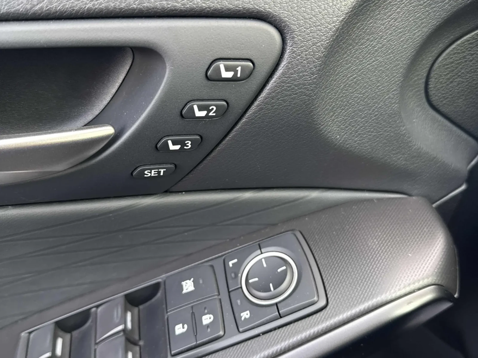 Lexus IS 300 Мъртва точка * * CARFAX * * АВТО КРЕДИТ * * , снимка 12 - Автомобили и джипове - 54139093