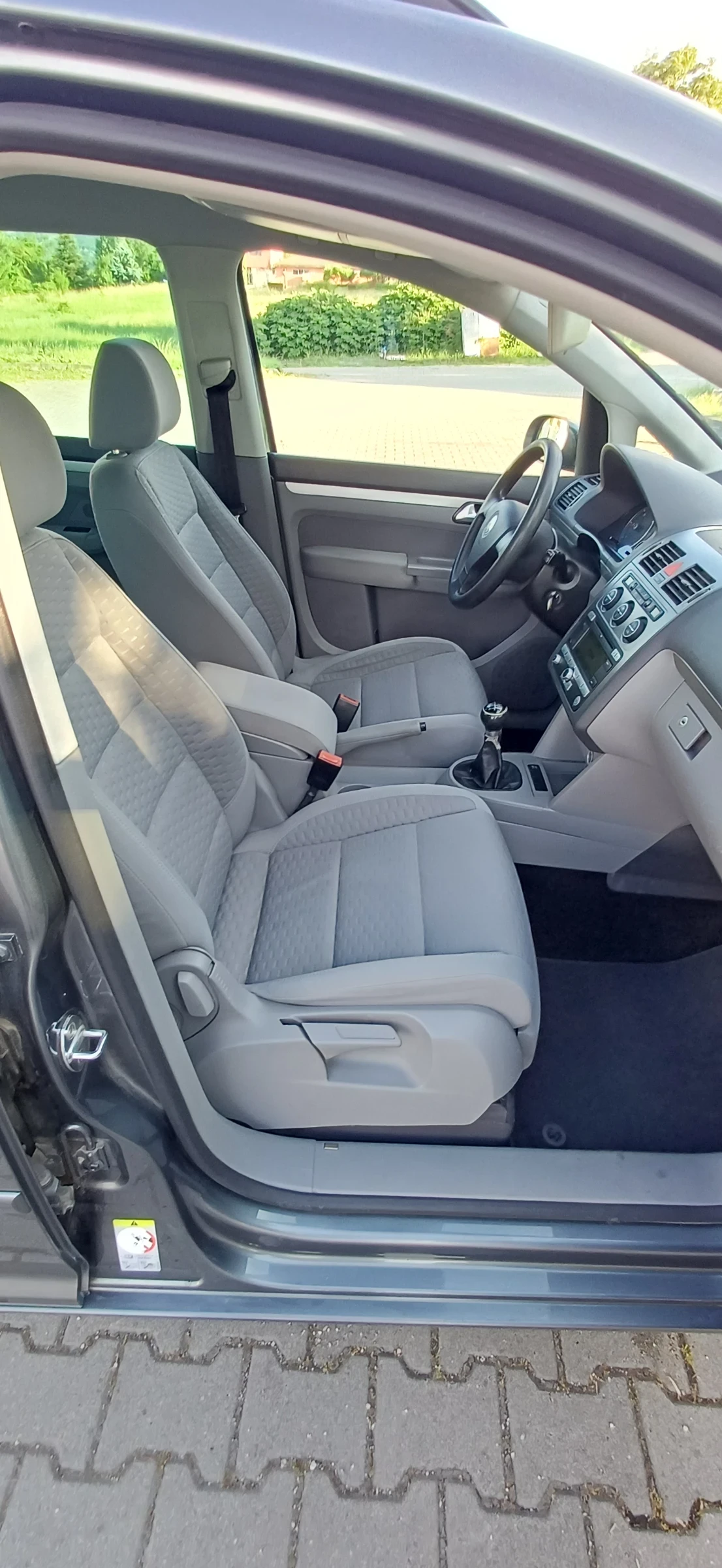 VW Touran Миниван, снимка 10 - Автомобили и джипове - 54839552