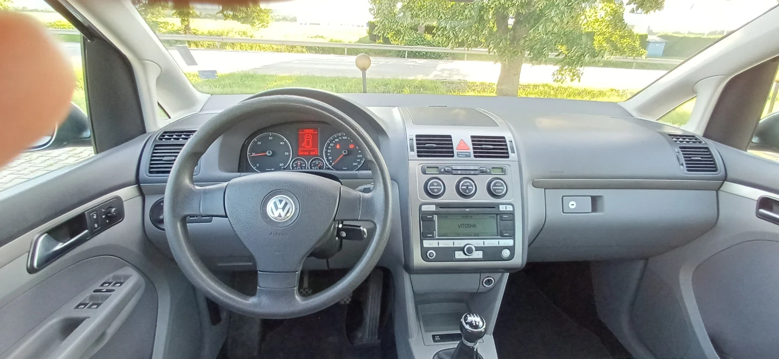 VW Touran Миниван, снимка 7 - Автомобили и джипове - 54839552