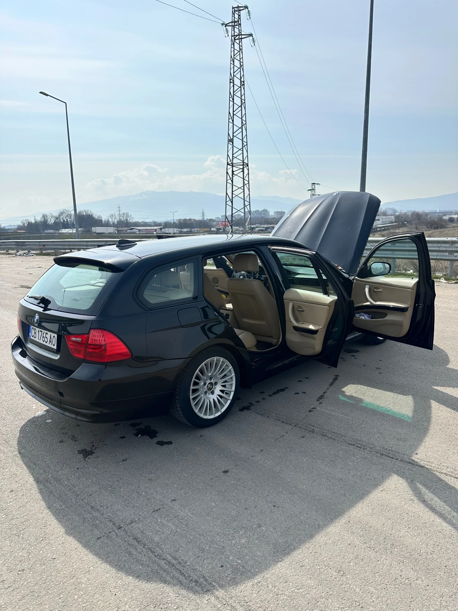 BMW 320 E91 xDrive, снимка 12 - Автомобили и джипове - 55011930