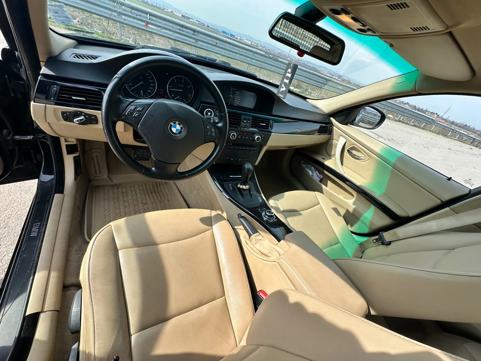 BMW 320 E91 xDrive, снимка 17 - Автомобили и джипове - 55011930