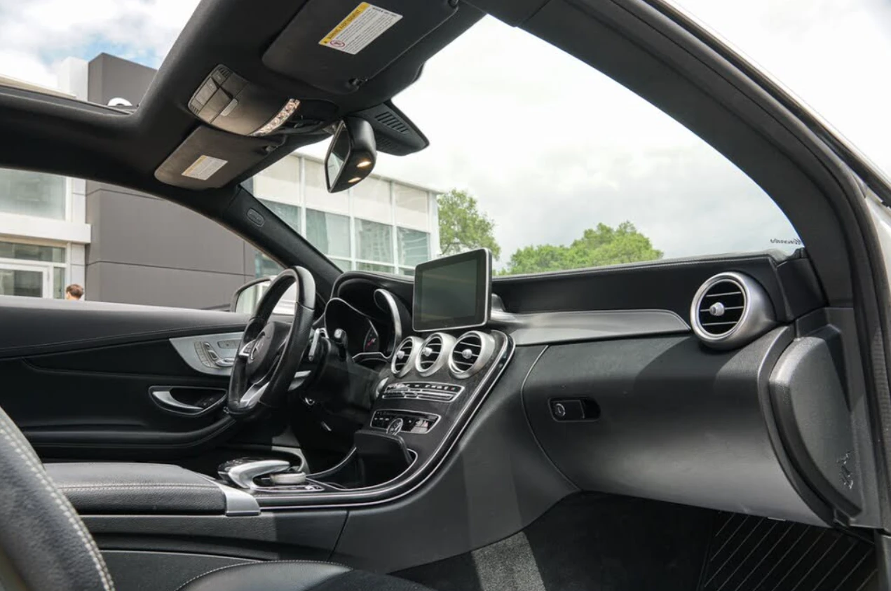 Mercedes-Benz C 300 COUPE* ПАНО* ПАМЕТ* КАМЕРА* м.Точки* Подгрев* , снимка 13 - Автомобили и джипове - 55180142