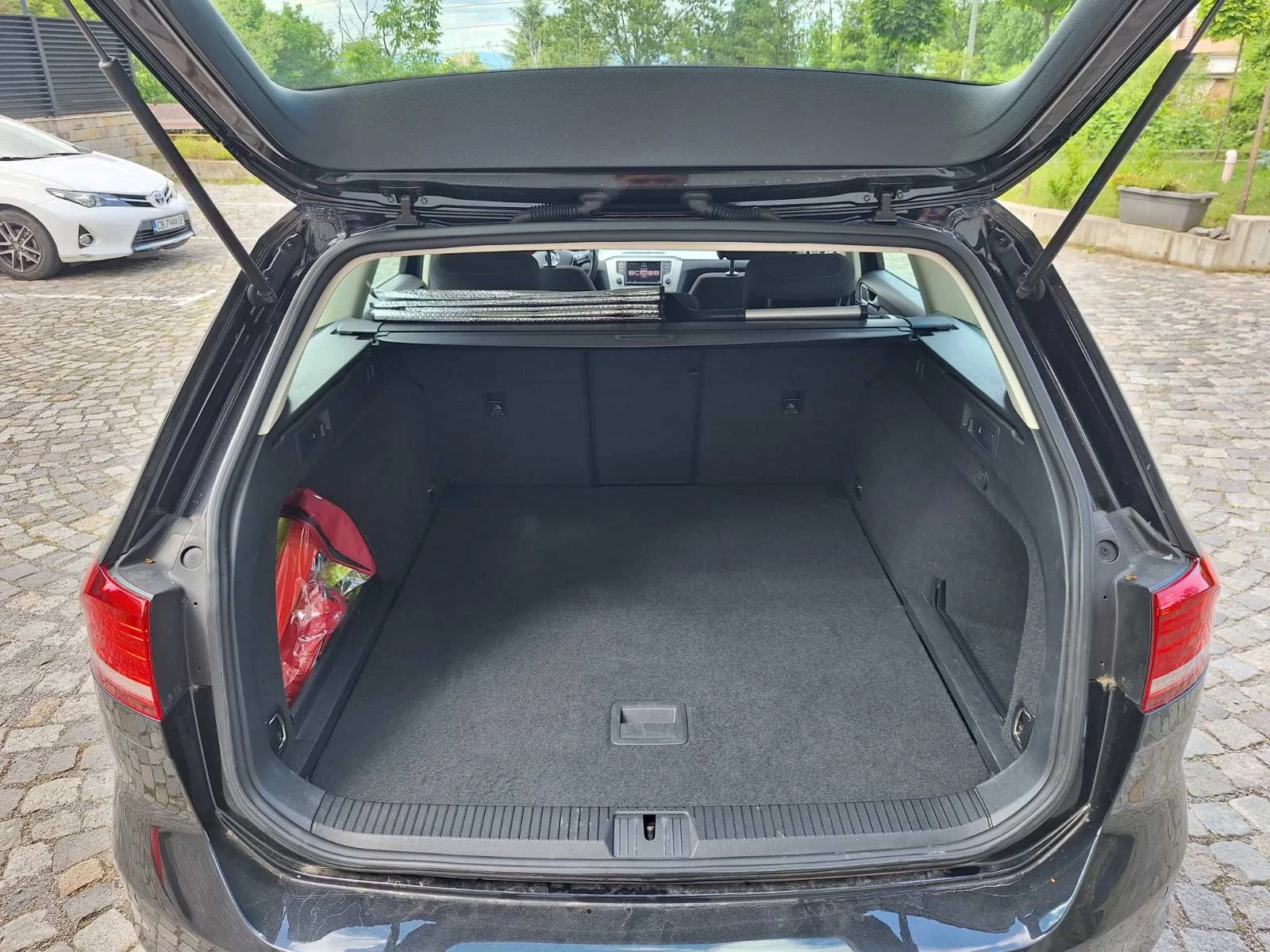 VW Passat, снимка 10 - Автомобили и джипове - 55767546