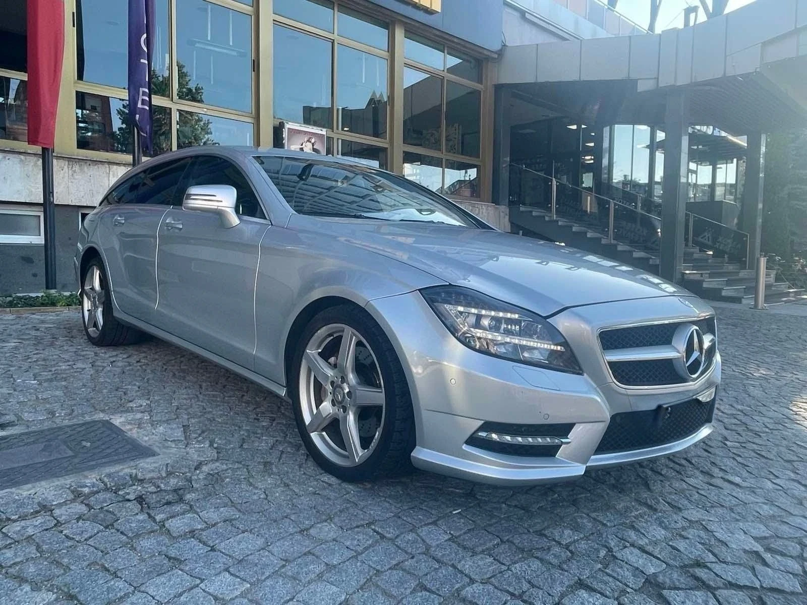 Mercedes-Benz CLS 350 4matic AMG Line, снимка 3 - Автомобили и джипове - 55984786