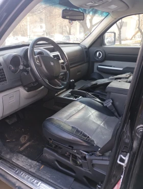 Dodge Nitro, снимка 7 - Автомобили и джипове - 53345333