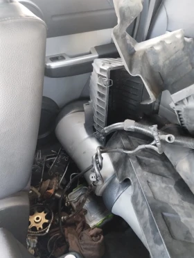 Dodge Nitro, снимка 14 - Автомобили и джипове - 53345333