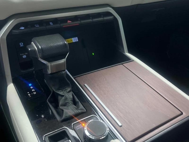 Toyota Tundra * Capstone Hybrid * CARFAX * БЕЗ ПЪРВОНАЧАЛНА ВНОС, снимка 11 - Автомобили и джипове - 53024112