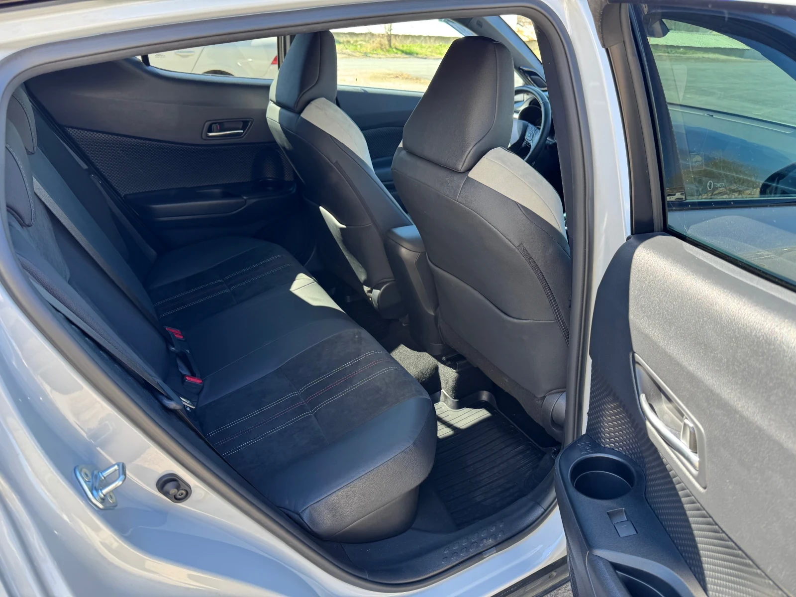 Toyota C-HR 2.0 Hybrid GR Sport - изображение 7