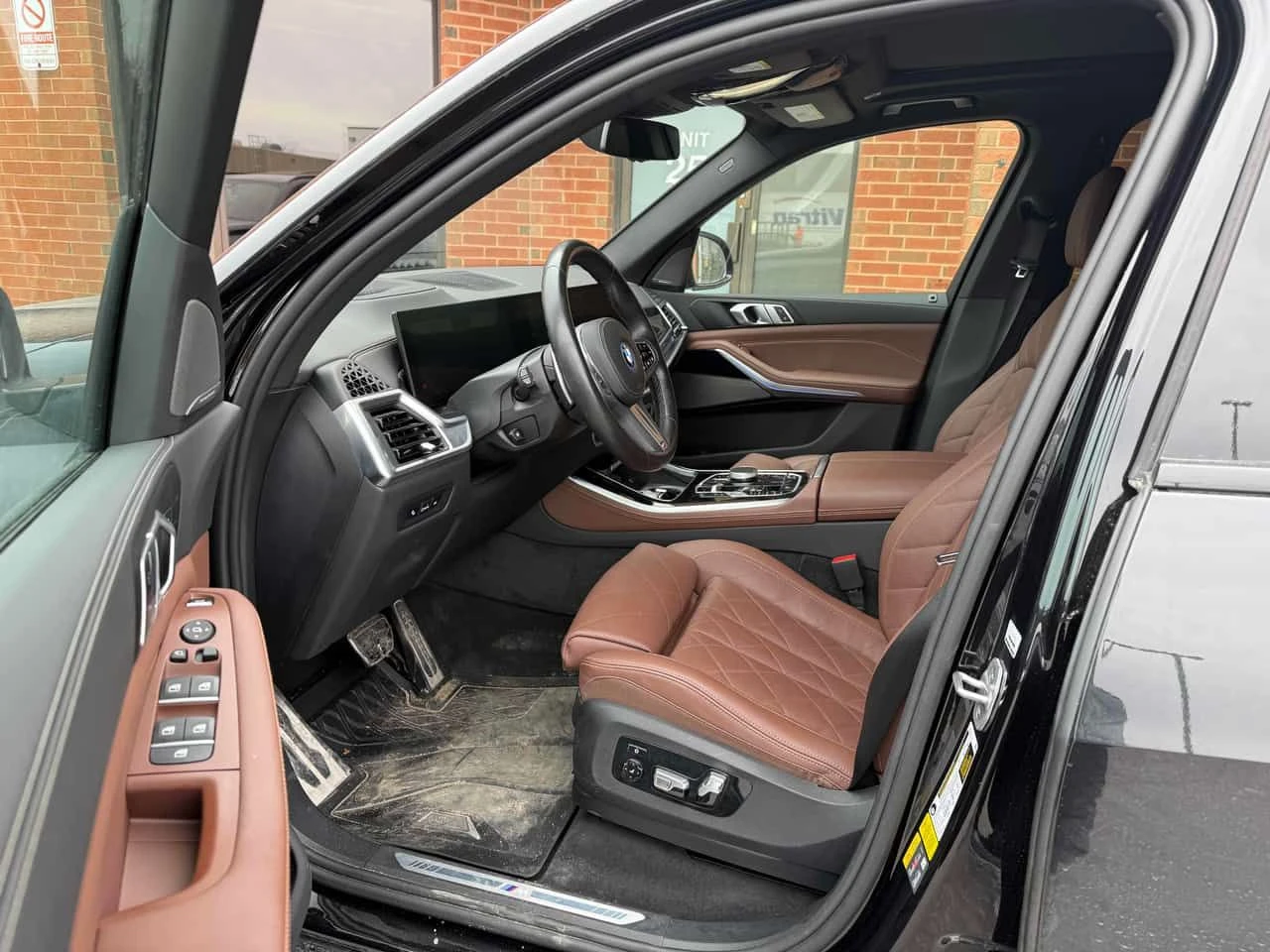 BMW X5 50e| DISTRONIC| 360| HAR/KAR| HUD + ГУМИ С ДЖАНТИ, снимка 7 - Автомобили и джипове - 54017773