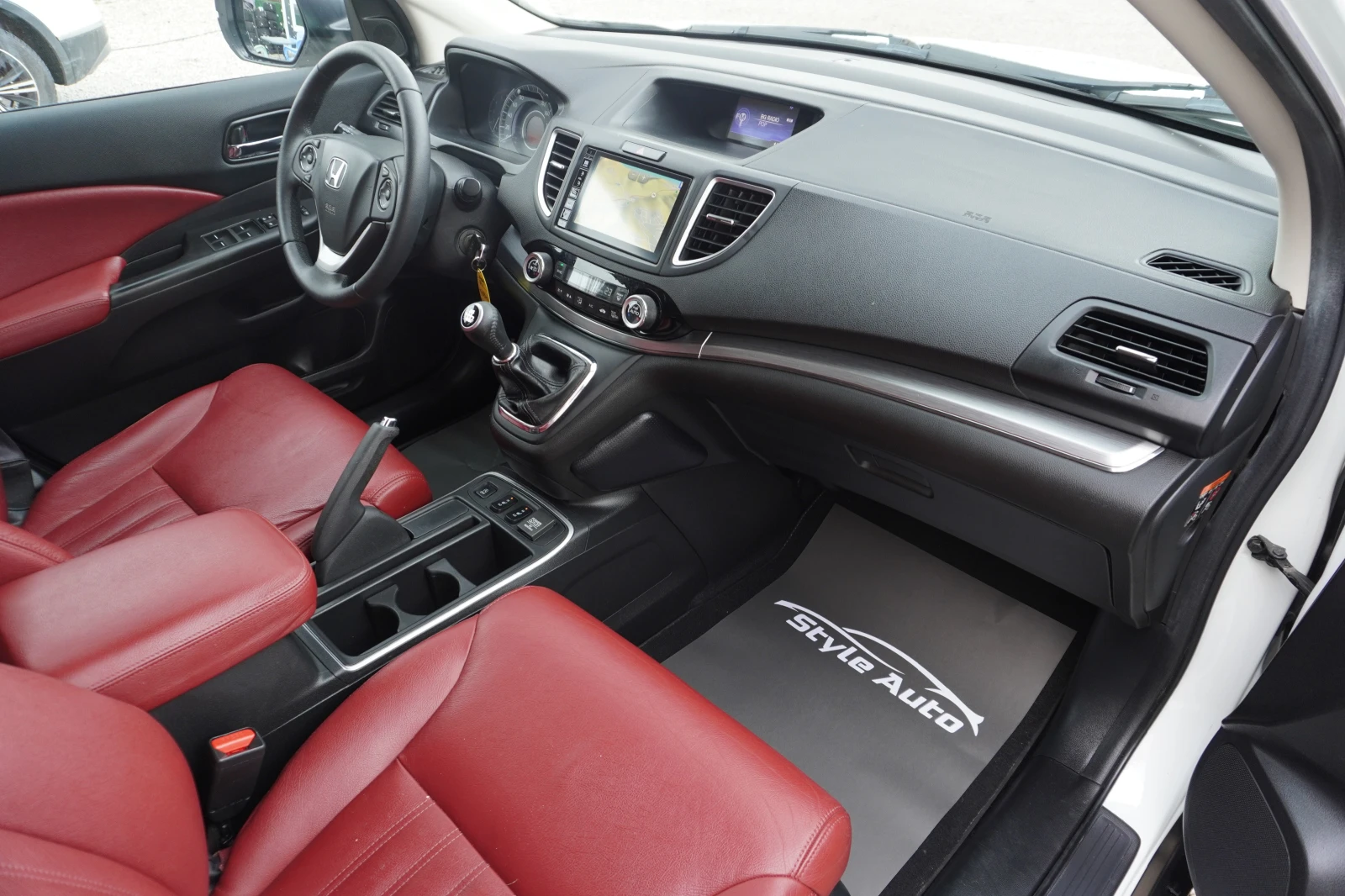 Honda Cr-v 1.6 i-DTEC AWD, NAVI, КОЖА, БЯЛА ПЕРЛА, снимка 14 - Автомобили и джипове - 54122882