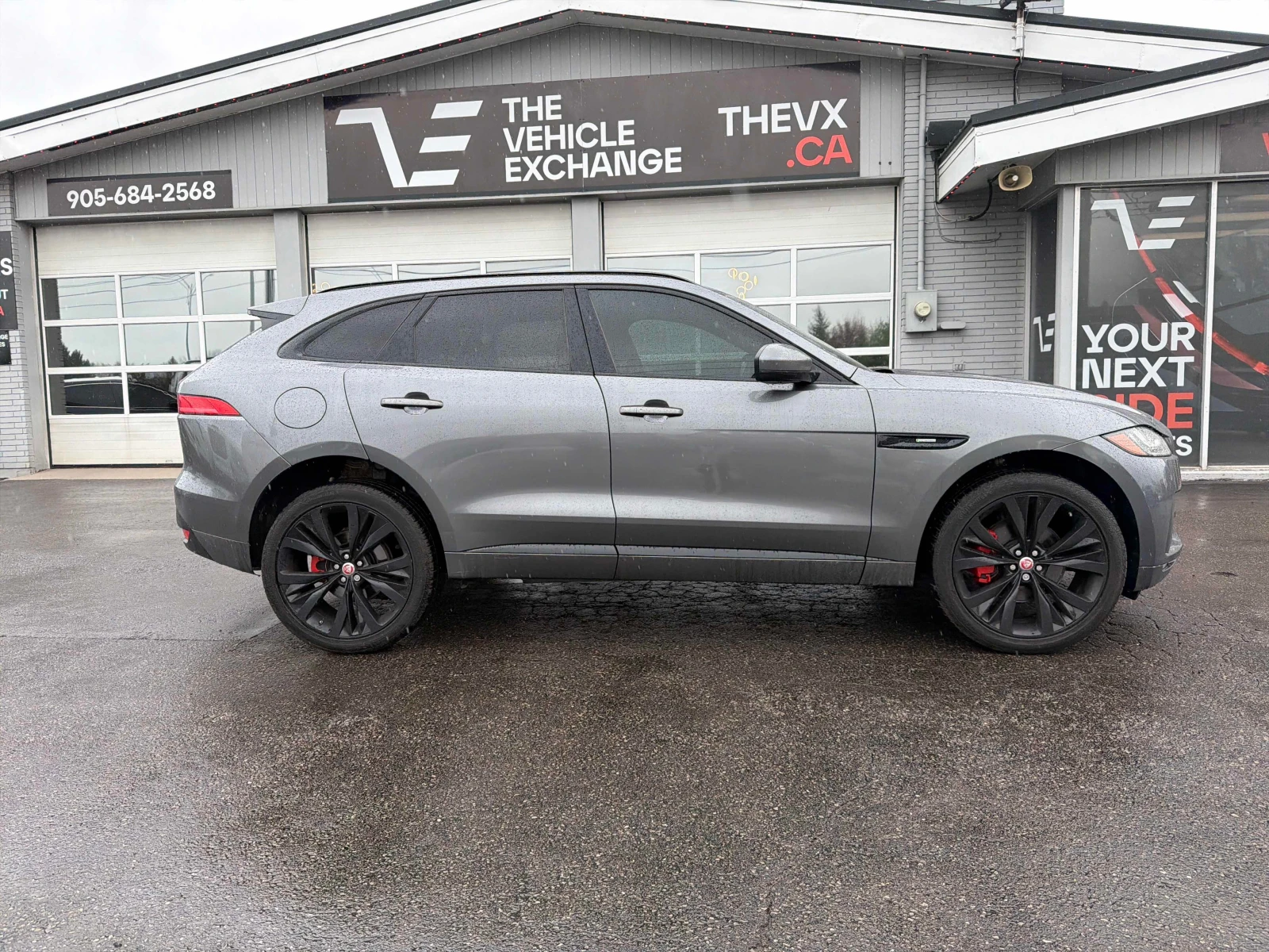 Jaguar F-PACE AWD R-Sport* ПОДГРЕВ* HEAD-UP* ПАНО* M.ТОЧКА* , снимка 5 - Автомобили и джипове - 54488825