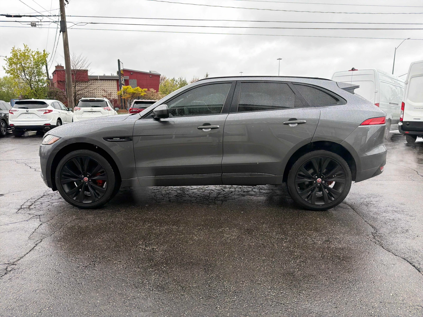 Jaguar F-PACE AWD R-Sport* ПОДГРЕВ* HEAD-UP* ПАНО* M.ТОЧКА* , снимка 3 - Автомобили и джипове - 54488825