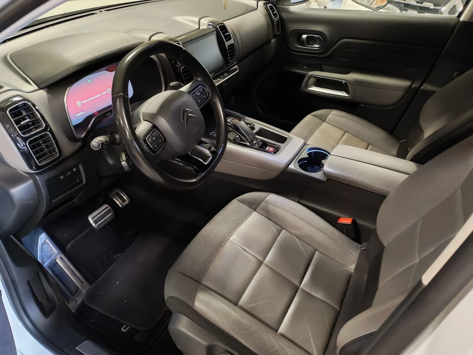Citroen C5 Aircross 1.5HDi-131ps EAT8 / 2019г. СЕРВИЗНА ИСТОРИЯ!, снимка 4 - Автомобили и джипове - 54669425