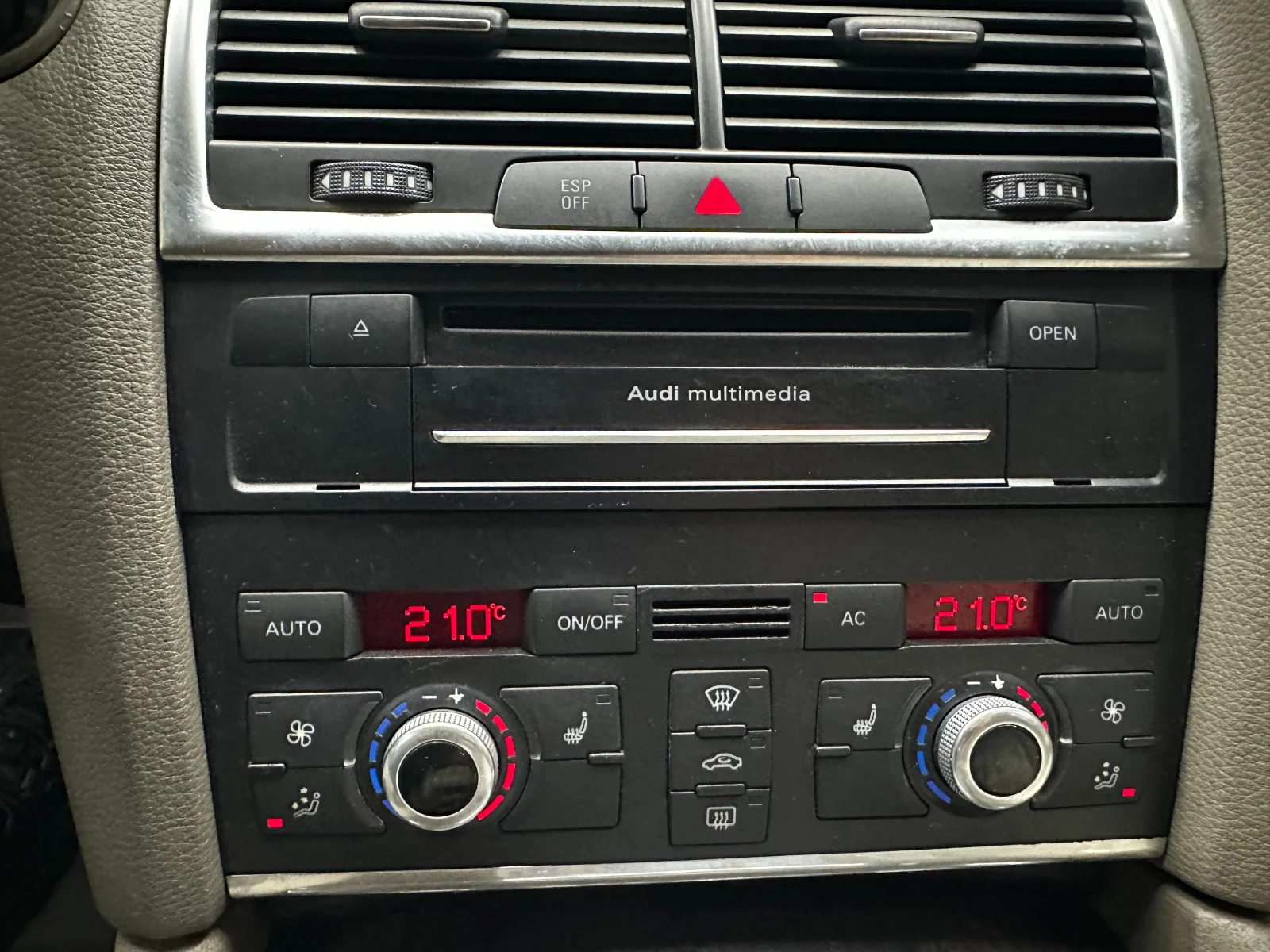 Audi Q7 Facelift/Уникално запазен, снимка 12 - Автомобили и джипове - 55949790